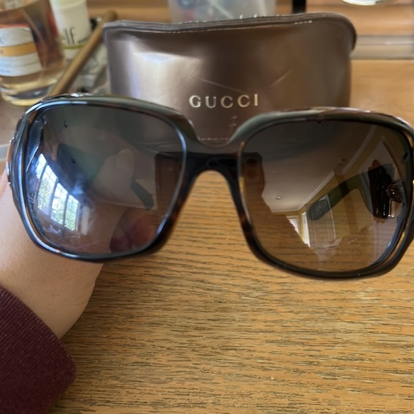 GUCCI sunglasses - Picture 4 of 4
